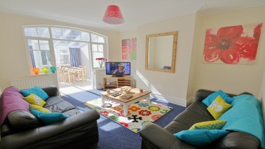 6 huge double bedrooms 