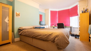 5 large double bedrooms