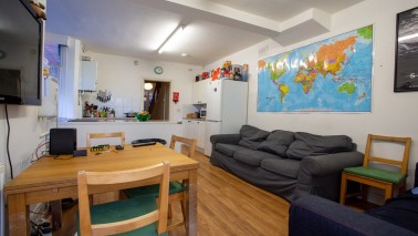 6 large double bedrooms