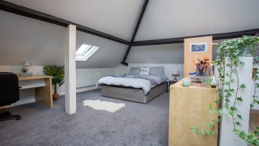 6 en-suite double bedrooms