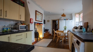 5 large double bedrooms