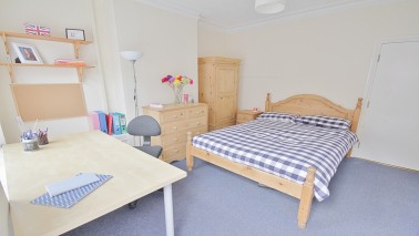 4 large double bedrooms 