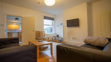 5 large double bedrooms