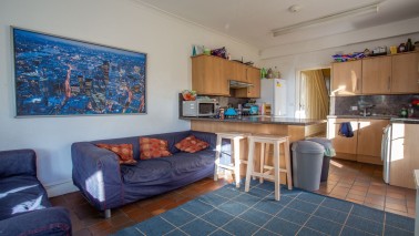 6 en-suite double bedrooms