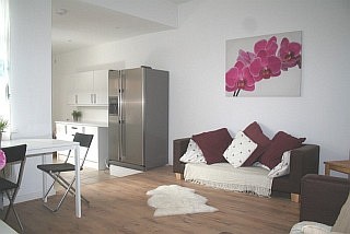 6 large double bedrooms